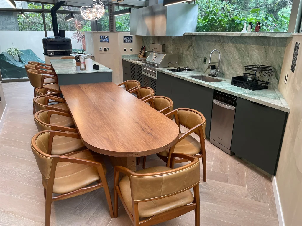Área gourmet moderna com marcenaria planejada Hi-Spada Melhores empresas de móveis planejados em São Paulo